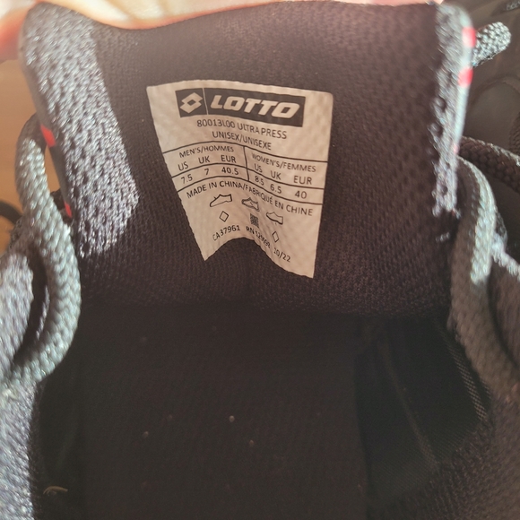 LOTTO Ultra Press Firm Ground Cleats (unisex soccer cleats 7.5M/ 9.5W) - Picture 4 of 5